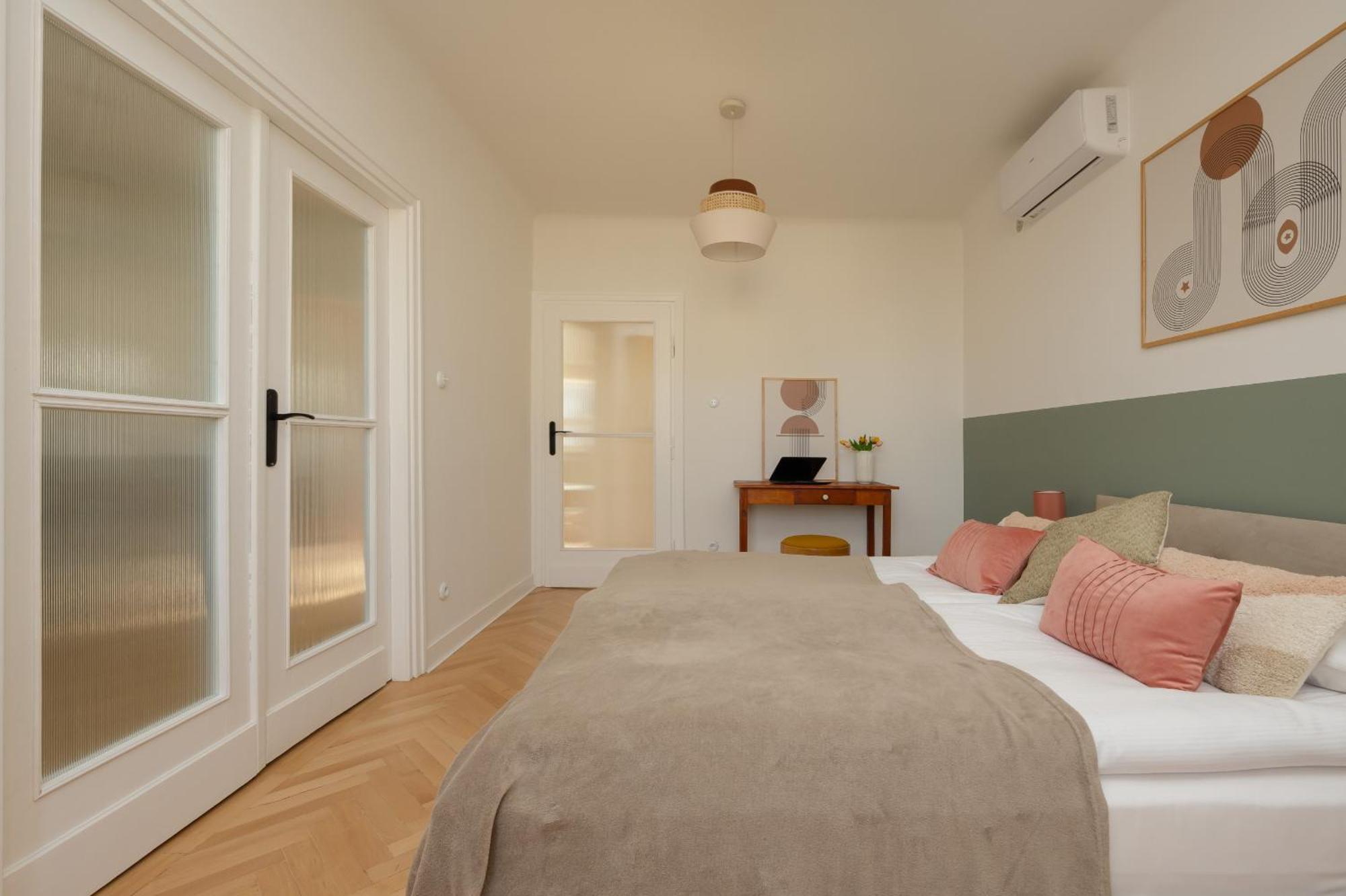 Apartment For 6 People Near Royal Baths Park By Renters Prestige Varsóvia Exterior foto