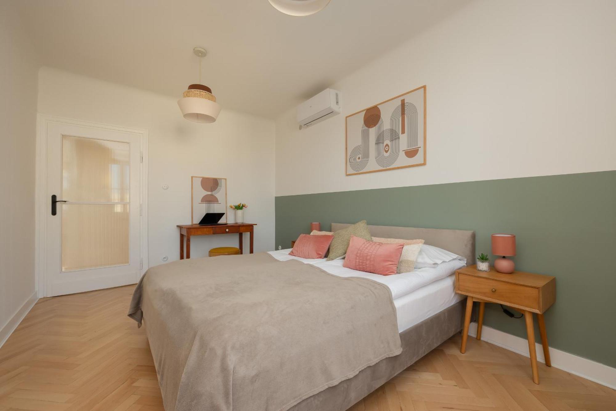 Apartment For 6 People Near Royal Baths Park By Renters Prestige Varsóvia Exterior foto